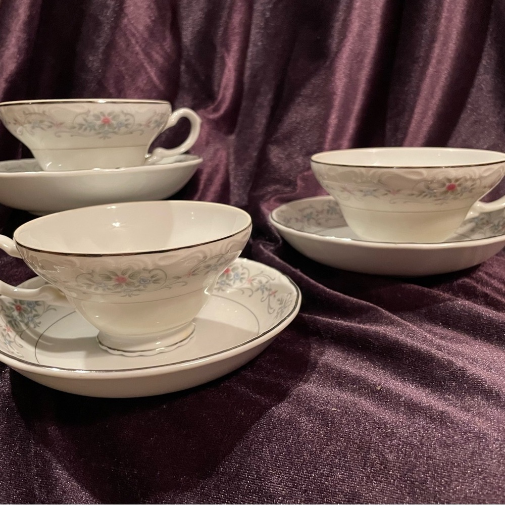 Vintage Fashion Manor Fine China Tea cup and bowl-6 piece